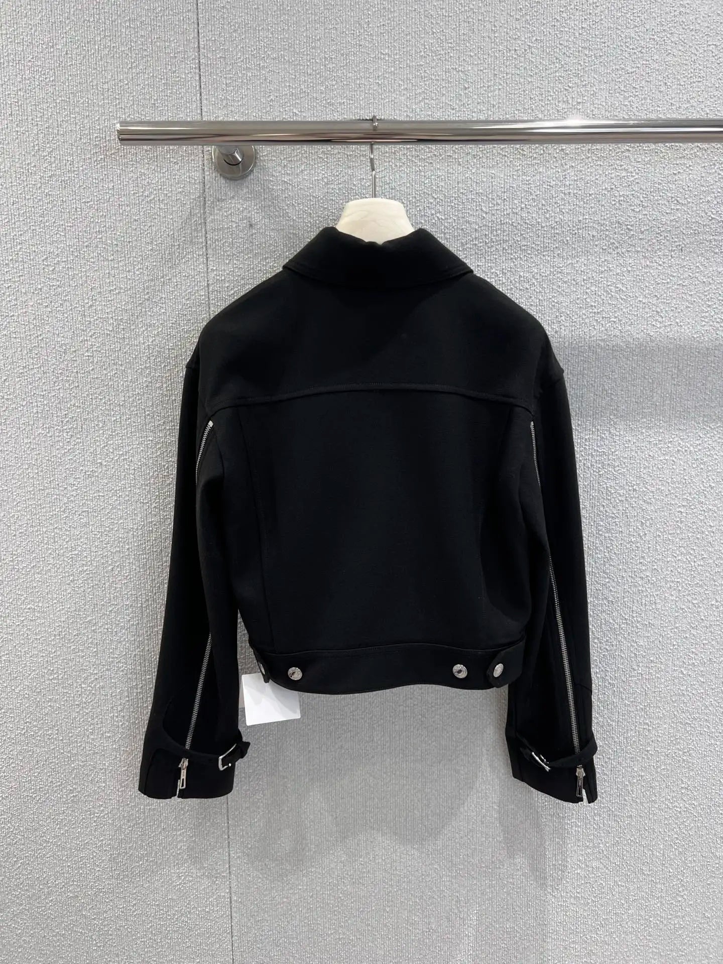 2025 Fall New Arrival Pocket-Detailed Short-Length Zipper Jacket 350