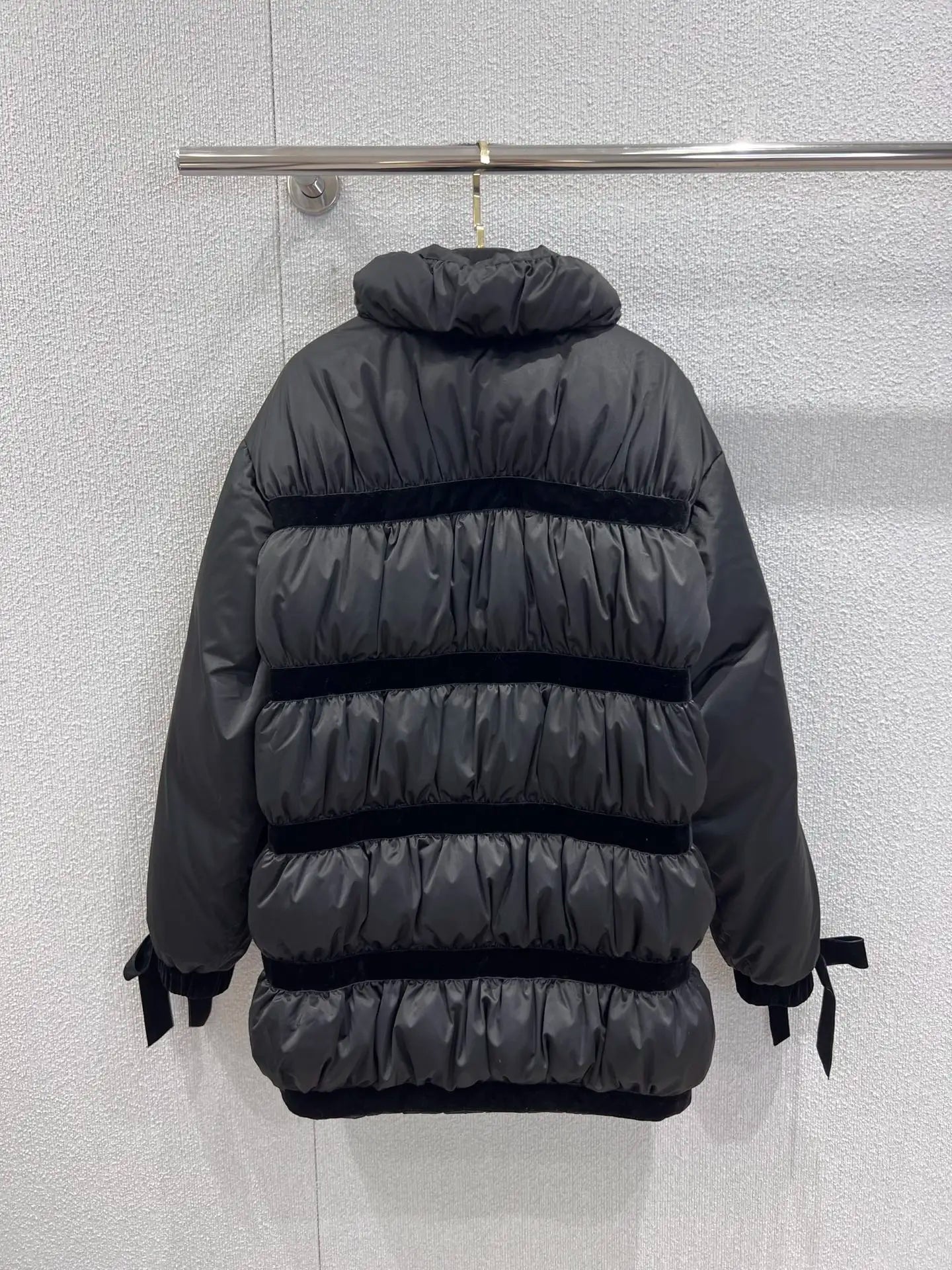 2025 High-End Handmade New Bow Long down Jacket with Matte Black Technology down Fabric, Stand-Up Collar Design and Velvet Bow