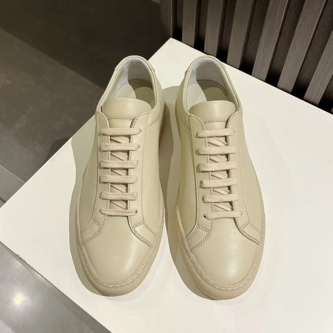 2025 New Genuine Leather Couple White Sneakers Flat Casual Shoes Versatile Commuting Year-Round Unisex Footwear