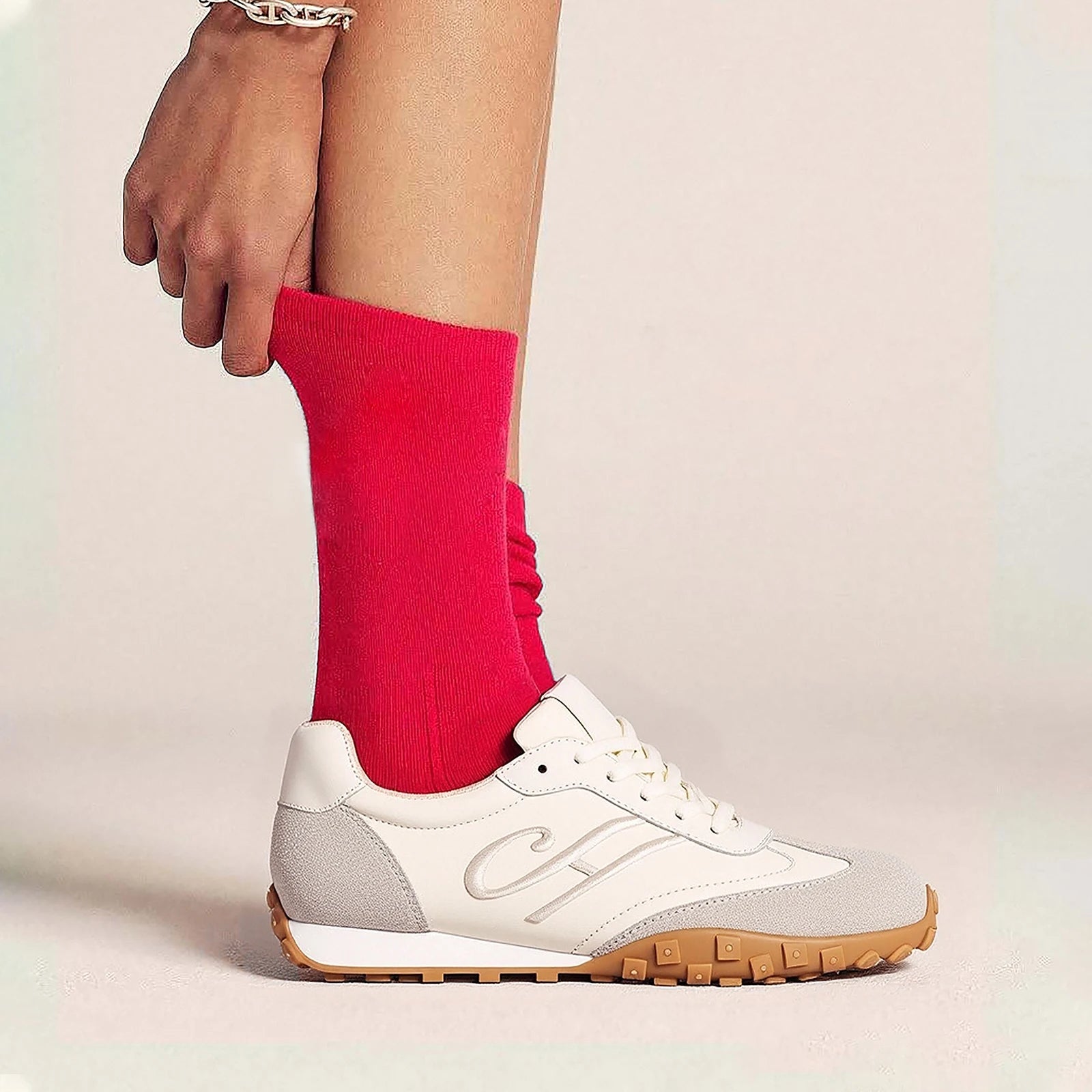 CHCH Women's Vulcanized Shoes 2025 Autumn New Edition Letter Embroidered Apricot Women's Outdoor Walking Shoes