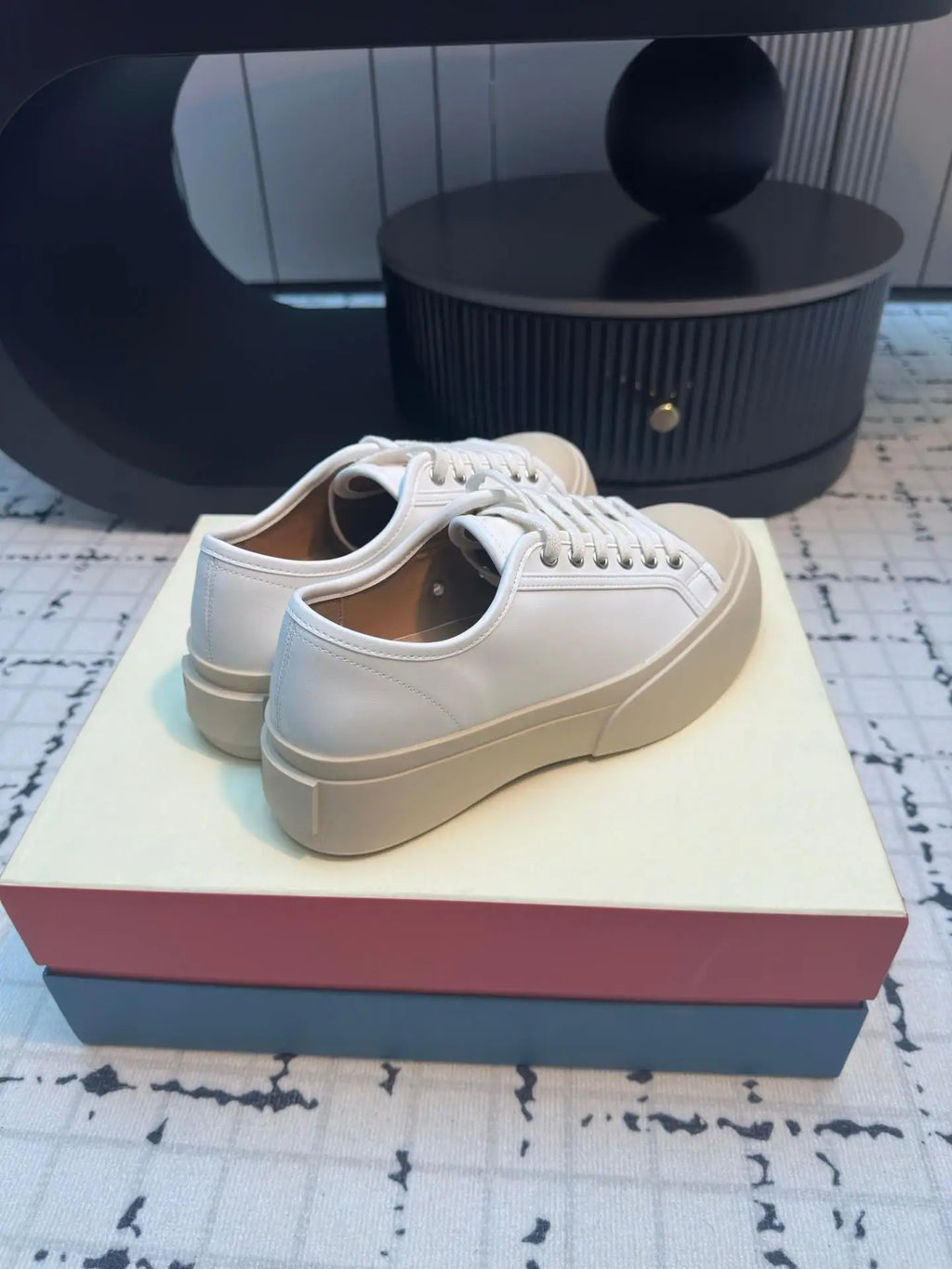 Stylish and Versatile Women's Casual Shoes Featuring A Cowhide Upper and A Premium Lace-up Platform Design High-end Casual Shoes