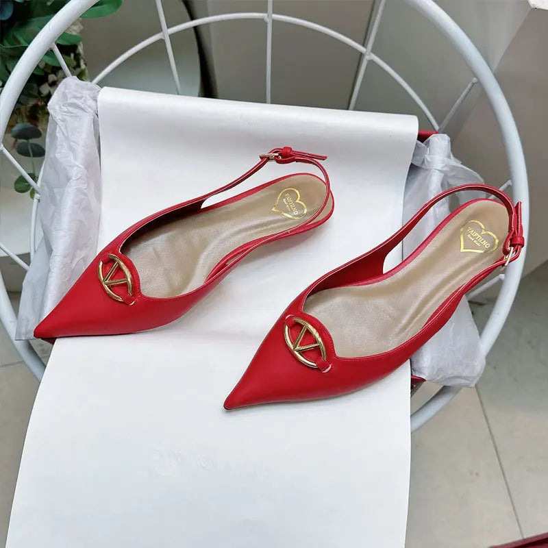Sharp pointed sandals for women with low heels, summer 2025 new style sharp pointed shoes, fashionable cat heels