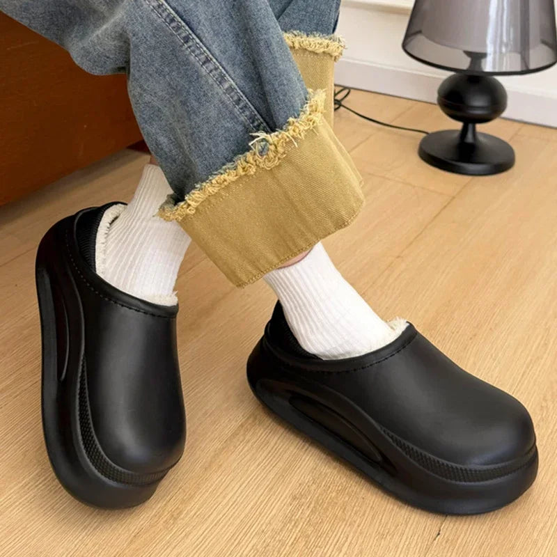 Unisex Closed Toe Warm Plush EVA Slippers Winter 2025 Thick Sole Waterproof Indoor and Outdoor Clogs Shoes Woman Fluffy Slippers