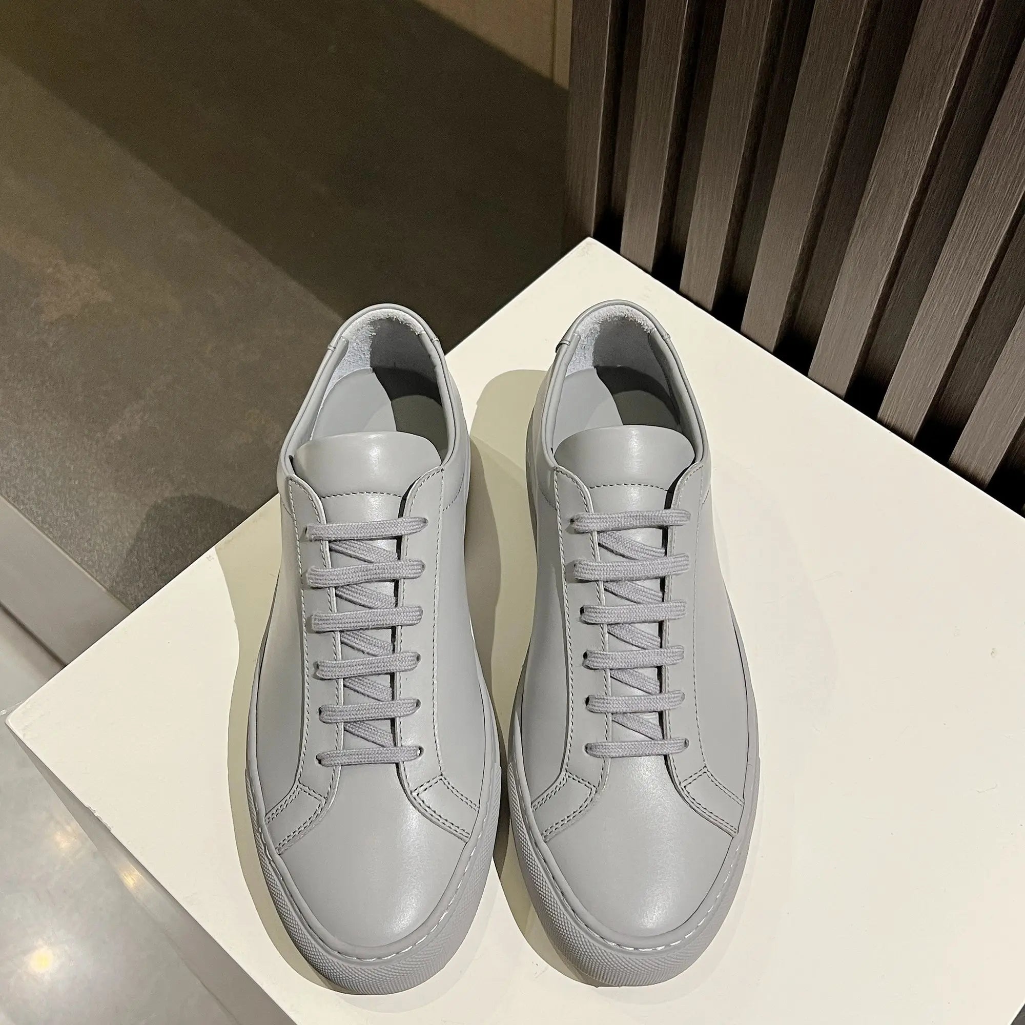2025 New Genuine Leather Couple White Sneakers Flat Casual Shoes Versatile Commuting Year-Round Unisex Footwear