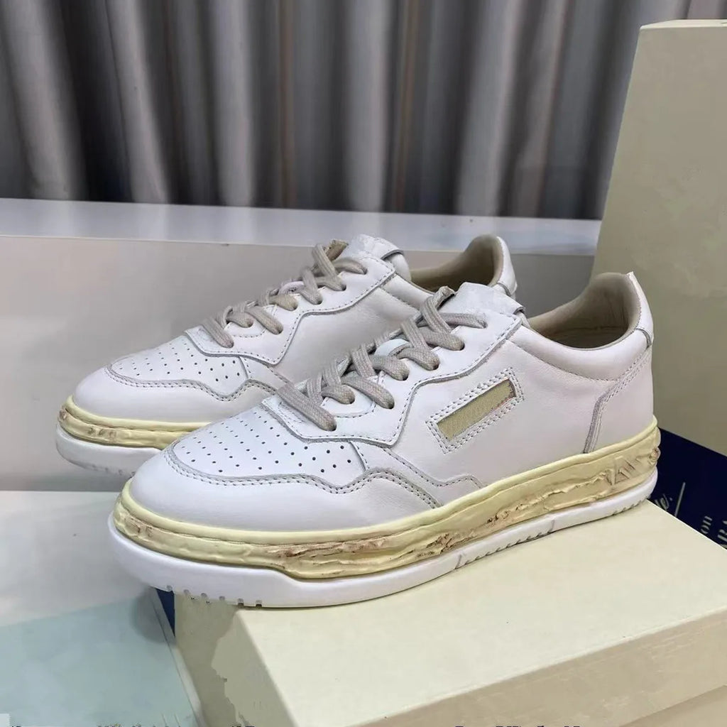 White shoes men's 2025 new winter men's shoes thick soled leather white board shoes men's casual shoes women