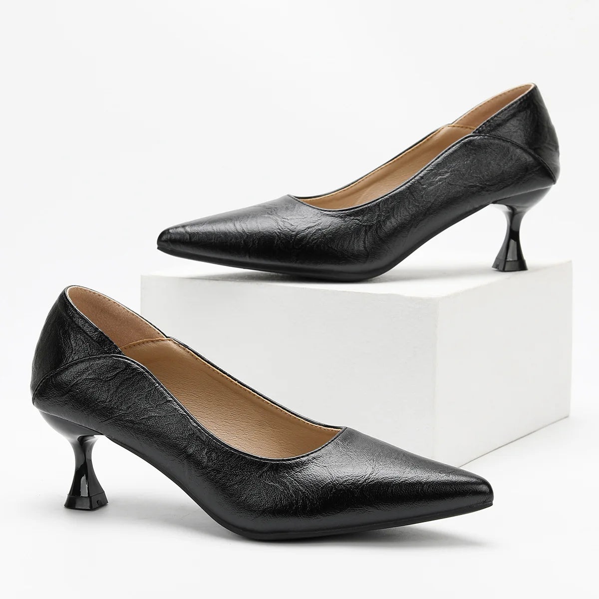 New high-heeled shoes with thin heels and pointed toes, versatile design sense, single shoe for women
