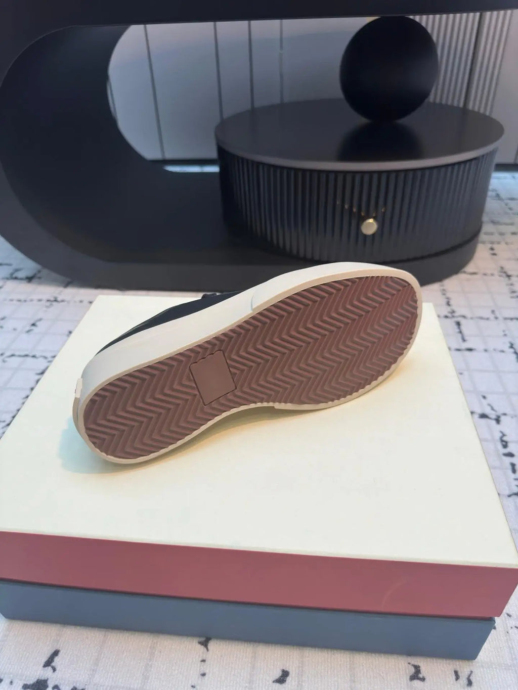 Stylish and Versatile Women's Casual Shoes Featuring A Cowhide Upper and A Premium Lace-up Platform Design High-end Casual Shoes