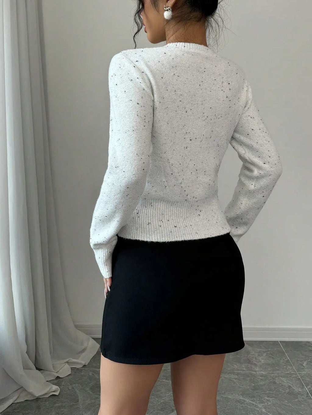 White V-Neck Bowknot Cropped Sweater with Side Slits, Long Sleeve Knit Pullover for Fall Winter