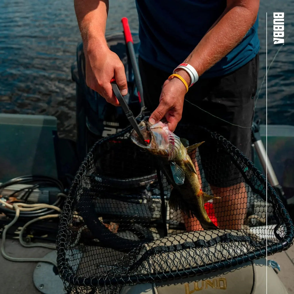 Corrosion-Resistant Fishing Landing Net with Non-Slip Grip and Carbon Fiber Shaft for Angling and Boating