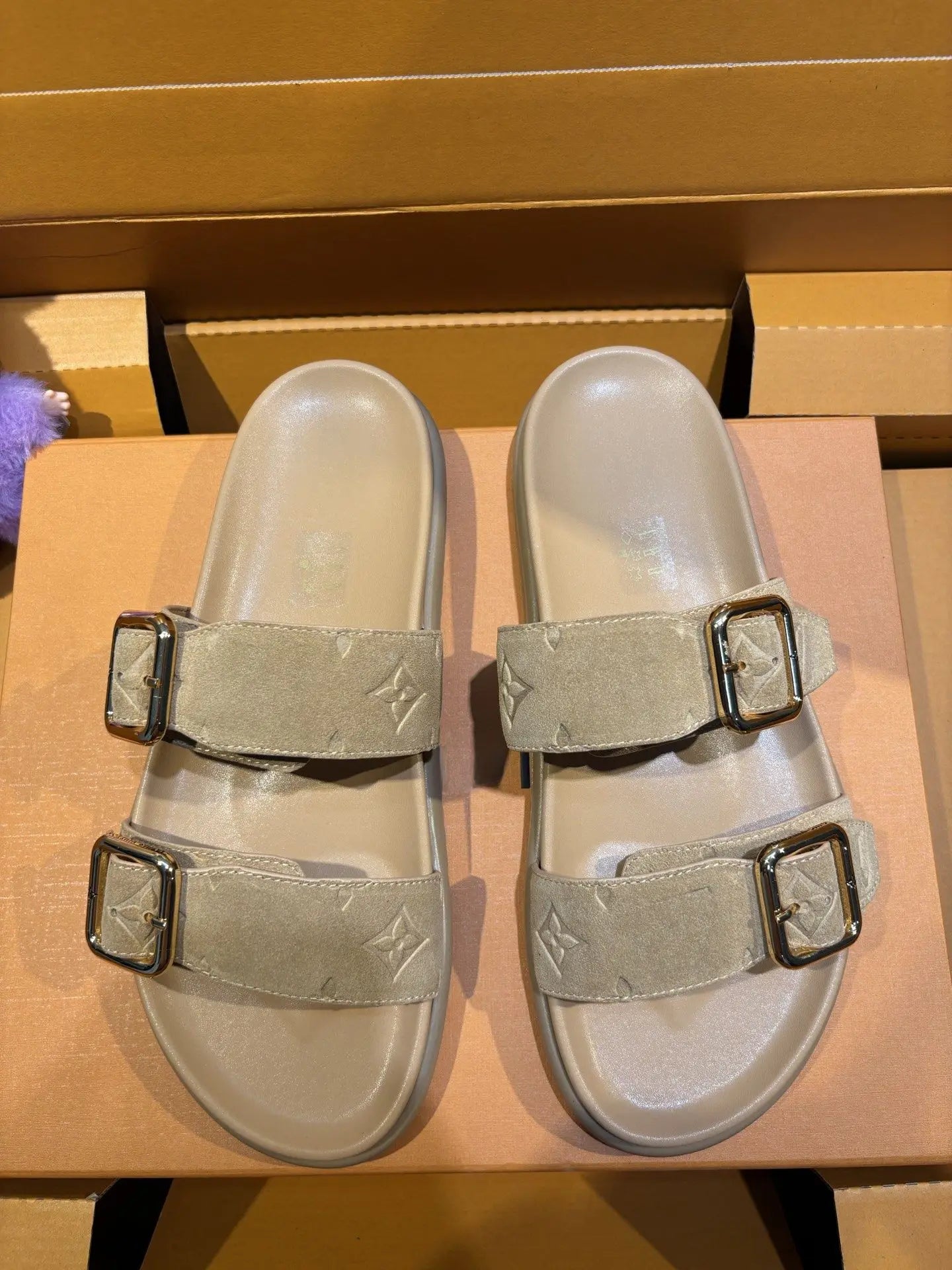 Shevalues Classic Cork Clogs Slippers Women Men Soft Footbed Suede Sandals with Arch Support Trendy Beach Slides Home Men Mules