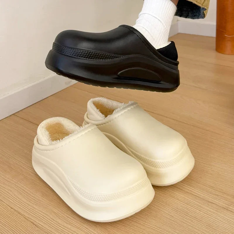 Unisex Closed Toe Warm Plush EVA Slippers Winter 2025 Thick Sole Waterproof Indoor and Outdoor Clogs Shoes Woman Fluffy Slippers