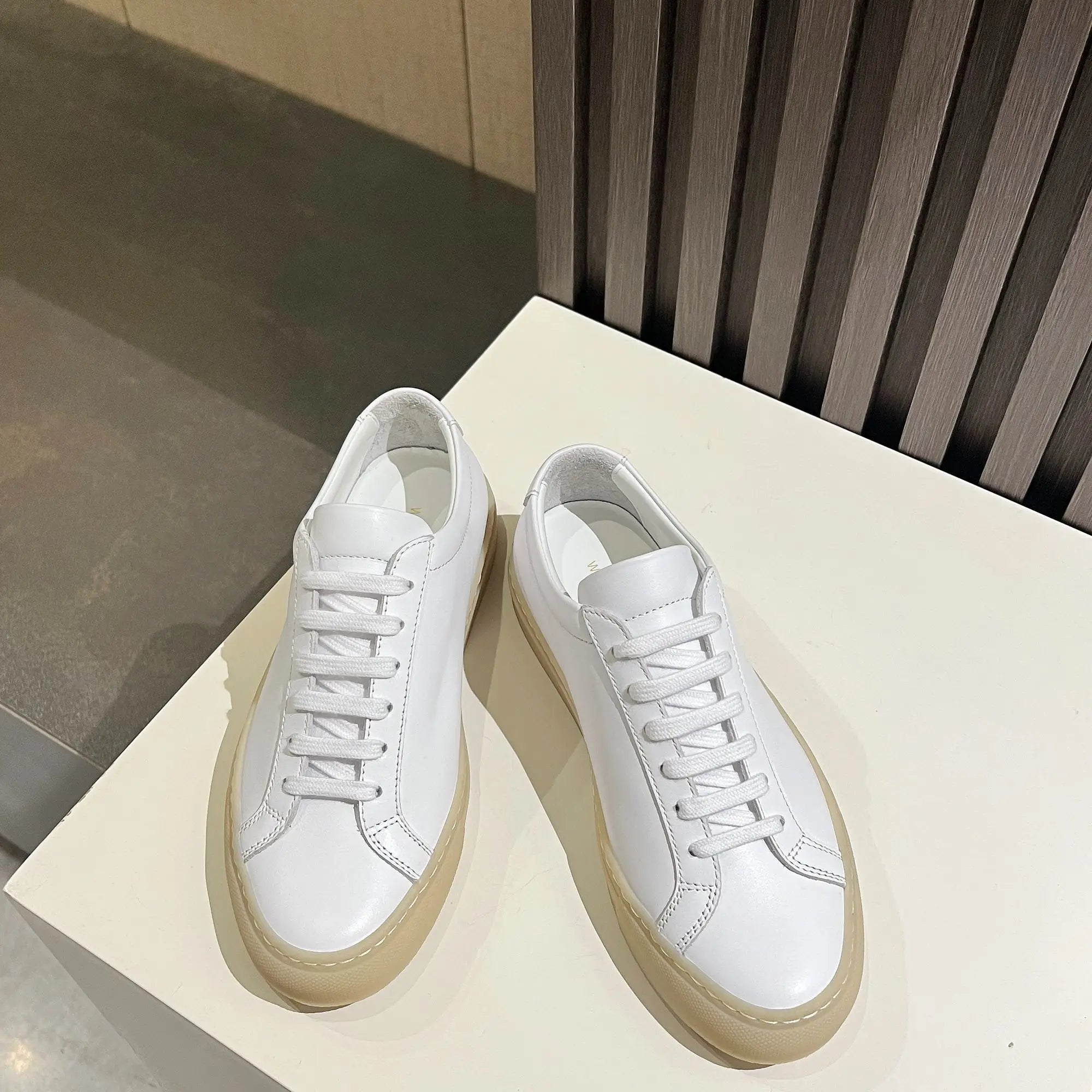 2025 New Genuine Leather Couple White Sneakers Flat Casual Shoes Versatile Commuting Year-Round Unisex Footwear