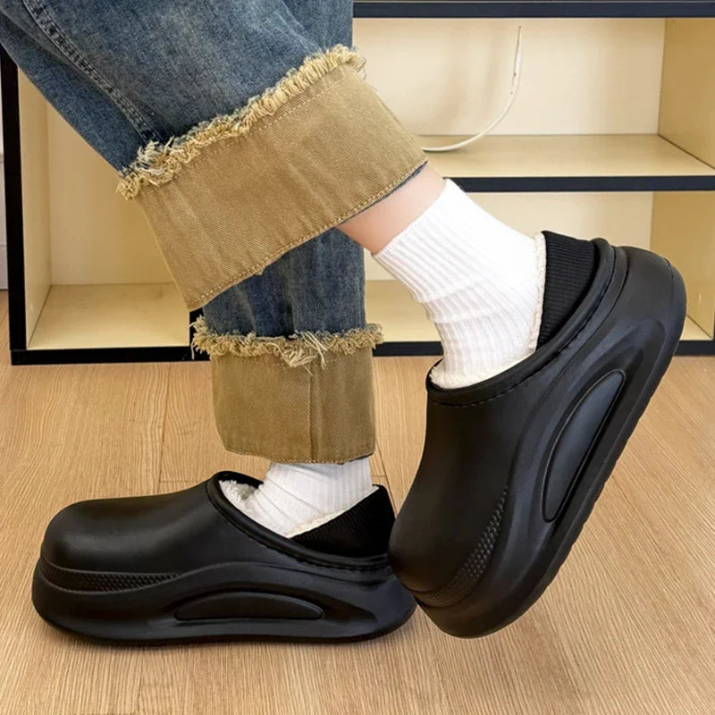Unisex Closed Toe Warm Plush EVA Slippers Winter 2025 Thick Sole Waterproof Indoor and Outdoor Clogs Shoes Woman Fluffy Slippers