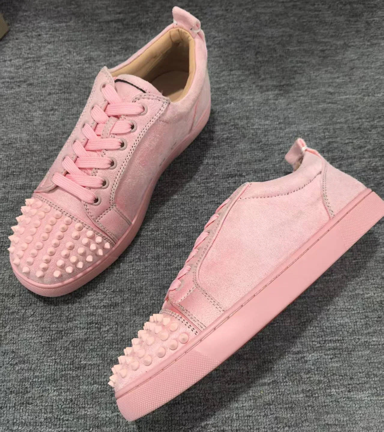 Pink Flannel Suede Leather Women'S Sports Shoes Rivets Lace-Up Sneakers Female Flat Red Sole Fashion Designer Zapatillas Girls