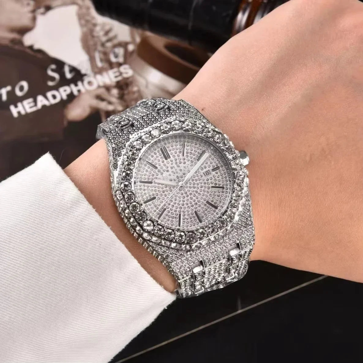 2025 New Full Diamond Timing Precise Famous Luxury Designer Male and Female Universal Watch Fashion Watch